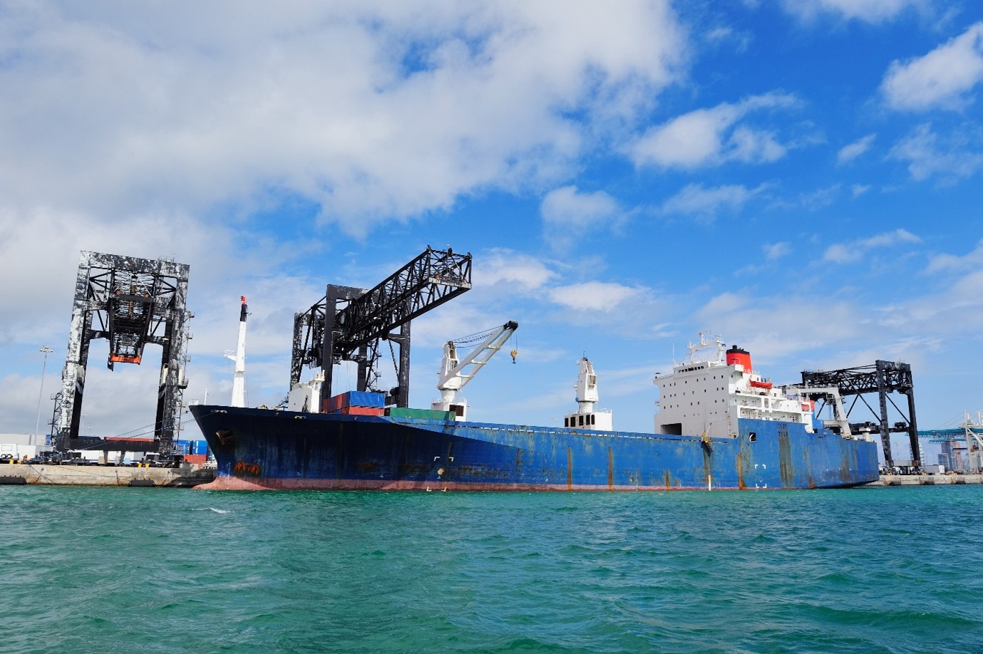 Read more about the article How Sea Freight Forwarding Services Drive Efficiency Across Oceans?